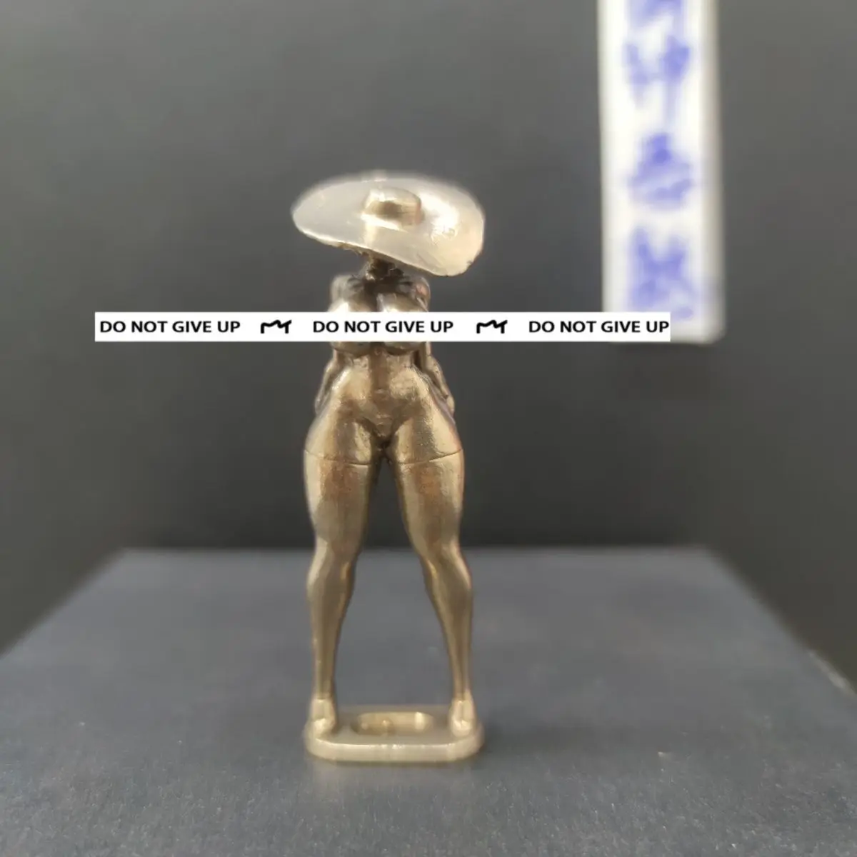 7cm Solid Brass Motivation Muse Sculpture - Nude Female Art Decor Vintage Desk Collector's Piece for Home Office
7cm Solid Brass Motivation Muse Sculpture - Nude Female Art Decor Vintage Desk Collector's Piece for Home Office