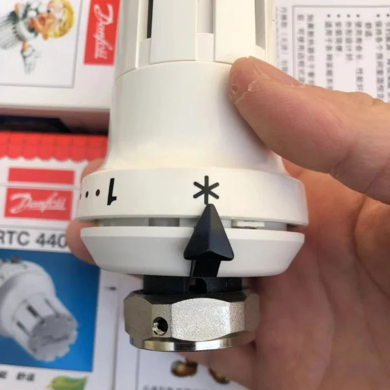 Suitable for Thermostat Radiator Thermostatic Control Valve RTC4400A Built-in
Suitable for Thermostat Radiator Thermostatic Control Valve RTC4400A Built-in