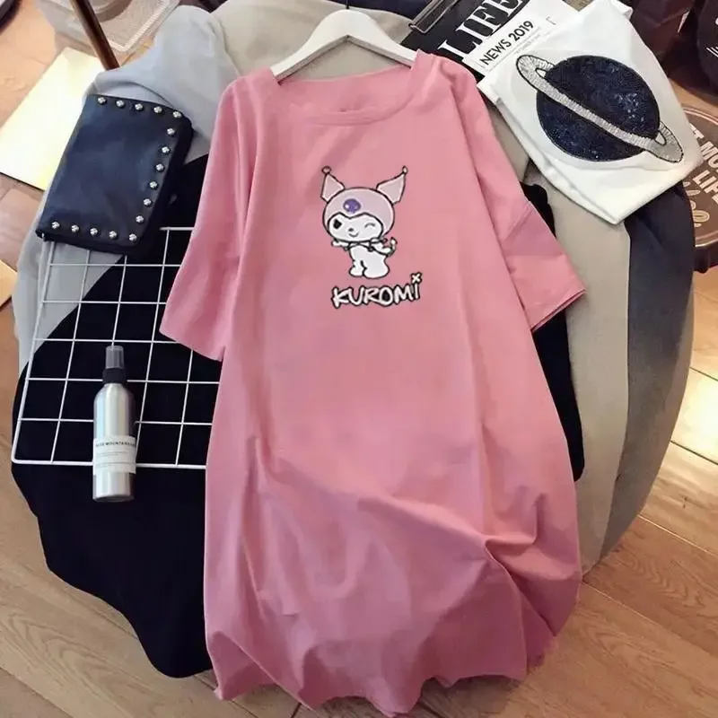 Пижама Sanrio Kulomi Женская Осенняя новая Пижама с коротким рукавом и круглым вырезом Простые платья средней и длинной длины домашняя пижама
Пижама Sanrio Kulomi Женская Осенняя новая Пижама с коротким рукавом и круглым вырезом Простые платья средней и длинной длины домашняя пижама
