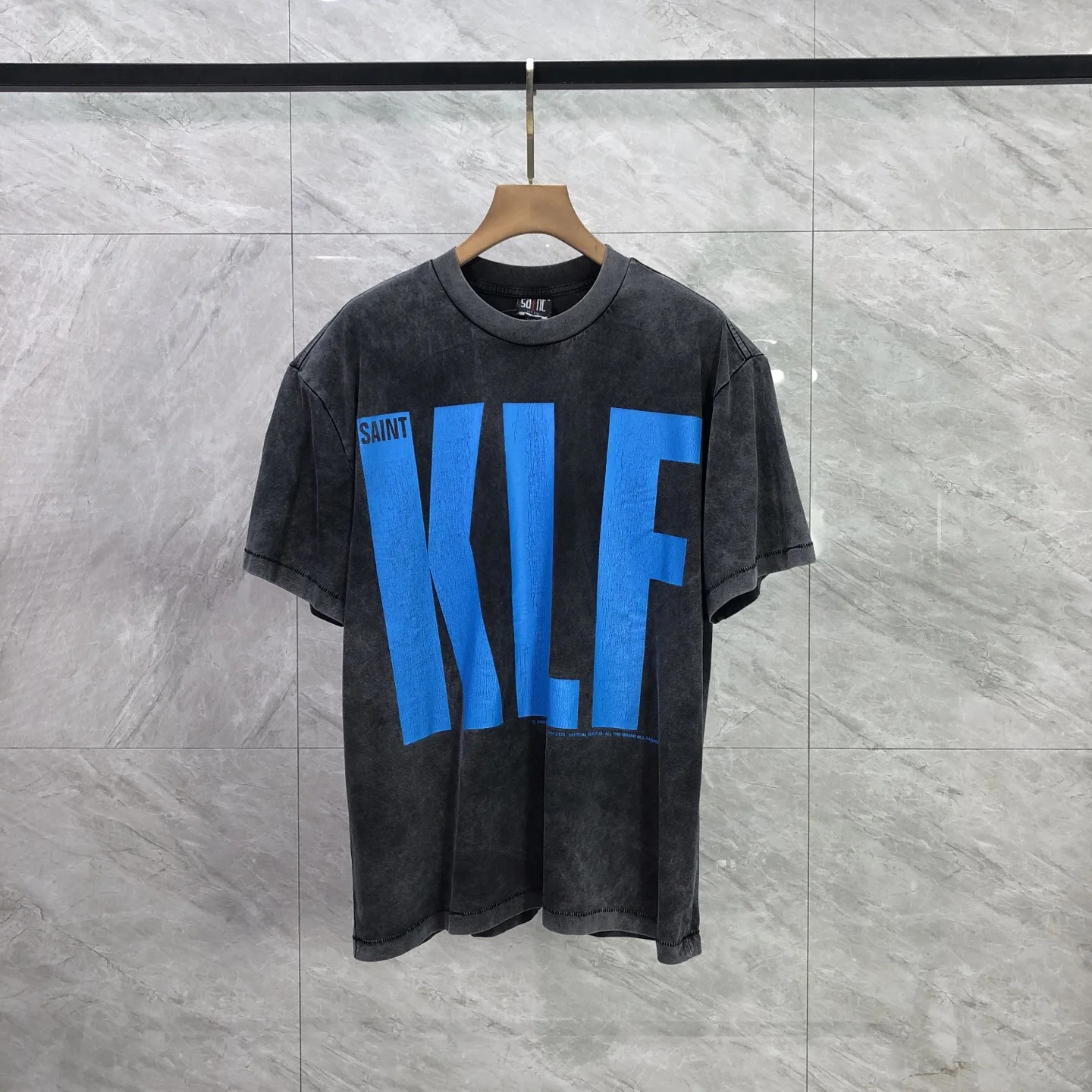Футболка унисекс Saint Mxxxxxx Klf Show Limited с принтом Crack Print, винтажная, с эффектом потертости, с коротким рукавом, хлопковая, повседневная, с круглым вырезом, для молодежи
Футболка унисекс Saint Mxxxxxx Klf Show Limited с принтом Crack Print, винтажная, с эффектом потертости, с коротким рукавом, хлопковая, повседневная, с круглым вырезом, для молодежи
