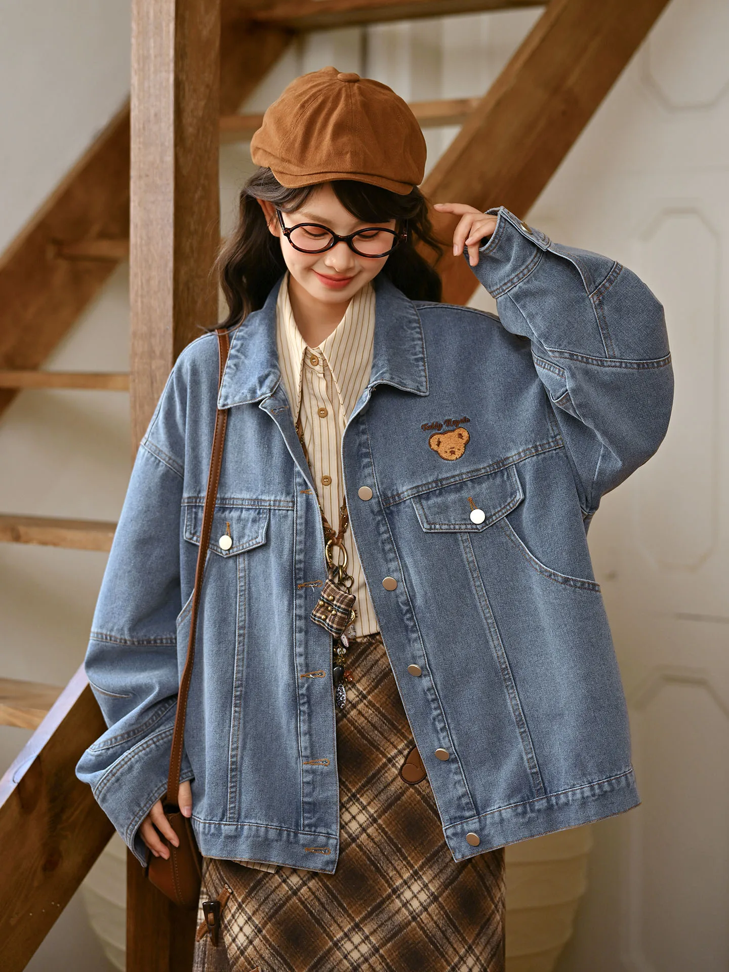 Retro Style Embroidered Bear Design Loose Women's Denim Jacket Spring Autumn New Arrival Cotton Polyester Blend Cool Feeling
Retro Style Embroidered Bear Design Loose Women's Denim Jacket Spring Autumn New Arrival Cotton Polyester Blend Cool Feeling