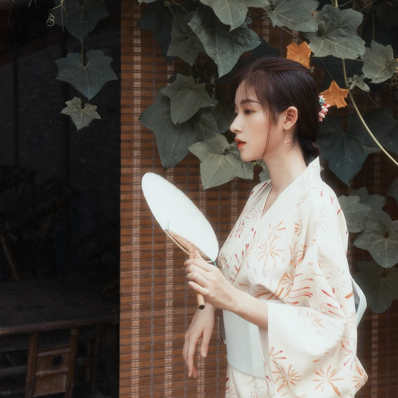 Women's Kimono Robe Traditional Japan Yukata Yellow Color floral Prints Summer Dress Performing Wear Cosplay Clothing
Women's Kimono Robe Traditional Japan Yukata Yellow Color floral Prints Summer Dress Performing Wear Cosplay Clothing