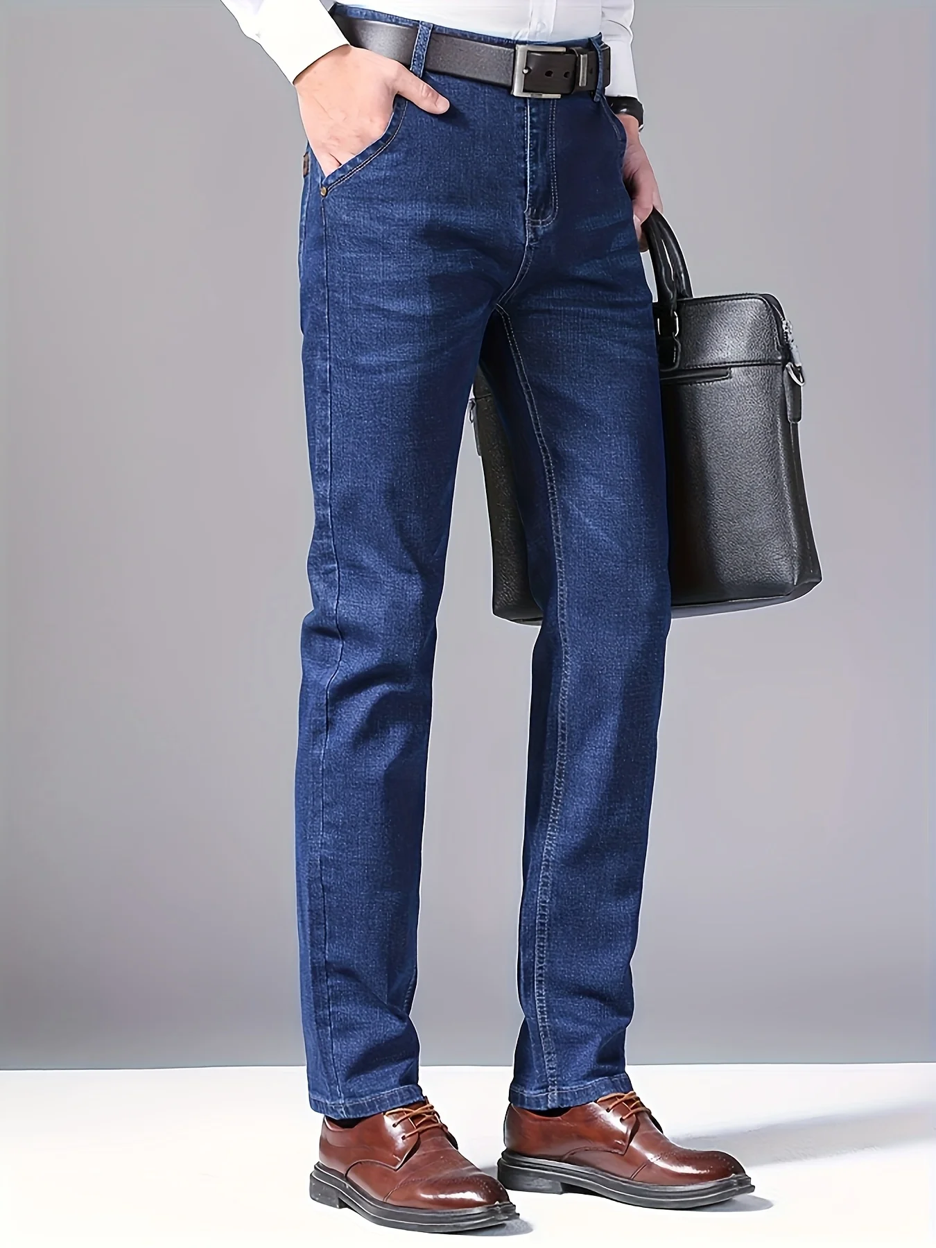 Новые легкие и роскошные мужские свободные джинсы прямого кроя, мужские повседневные брюки в деловом стиле, без пояса, подходят для всех сезонов. 
Новые легкие и роскошные мужские свободные джинсы прямого кроя, мужские повседневные брюки в деловом стиле, без пояса, подходят для всех сезонов.