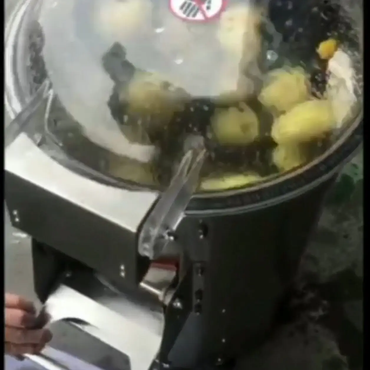 Fully Automatic Stainless Steel Potato Peeling Machine Potato Cleaning Machine Vegetable Processing Equipment
Fully Automatic Stainless Steel Potato Peeling Machine Potato Cleaning Machine Vegetable Processing Equipment