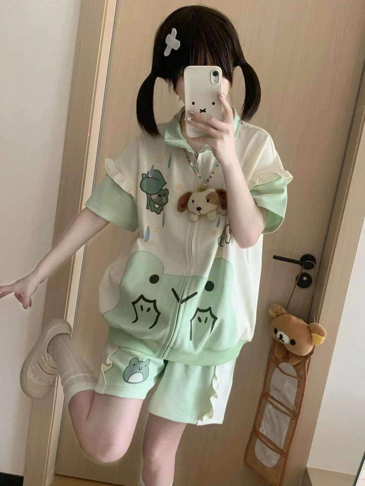 Japanese Kawaii Two Piece Set Short Sleeve Zipper Ruffles Loose Coats+high Waist Shorts Cartoon Print 2025 Summer Women Clothing
Japanese Kawaii Two Piece Set Short Sleeve Zipper Ruffles Loose Coats+high Waist Shorts Cartoon Print 2025 Summer Women Clothing