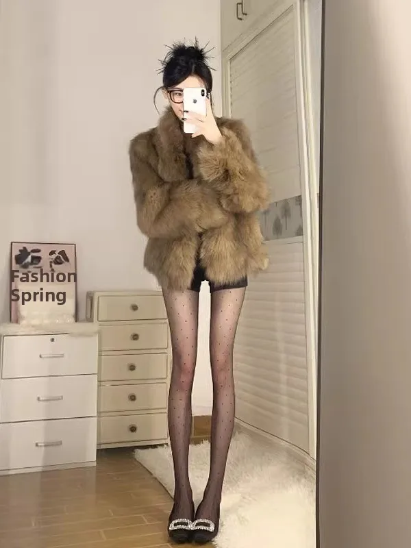 Retro Luxury Fur Coat Eco-friendly Integrated Skin And Fur Unique Stylish Spring Outerwear for Young Women Warmth Guaranteed
Retro Luxury Fur Coat Eco-friendly Integrated Skin And Fur Unique Stylish Spring Outerwear for Young Women Warmth Guaranteed