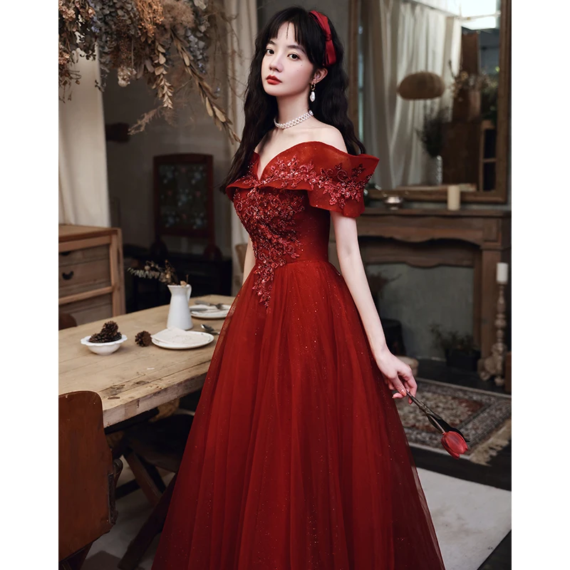 Ele Red One-oulder Wedding Dr High-End Ceremony Costume Fem Model Summer Faion Korean Sle Embroidered Mid-Wai...
Ele Red One-oulder Wedding Dr High-End Ceremony Costume Fem Model Summer Faion Korean Sle Embroidered Mid-Wai...
