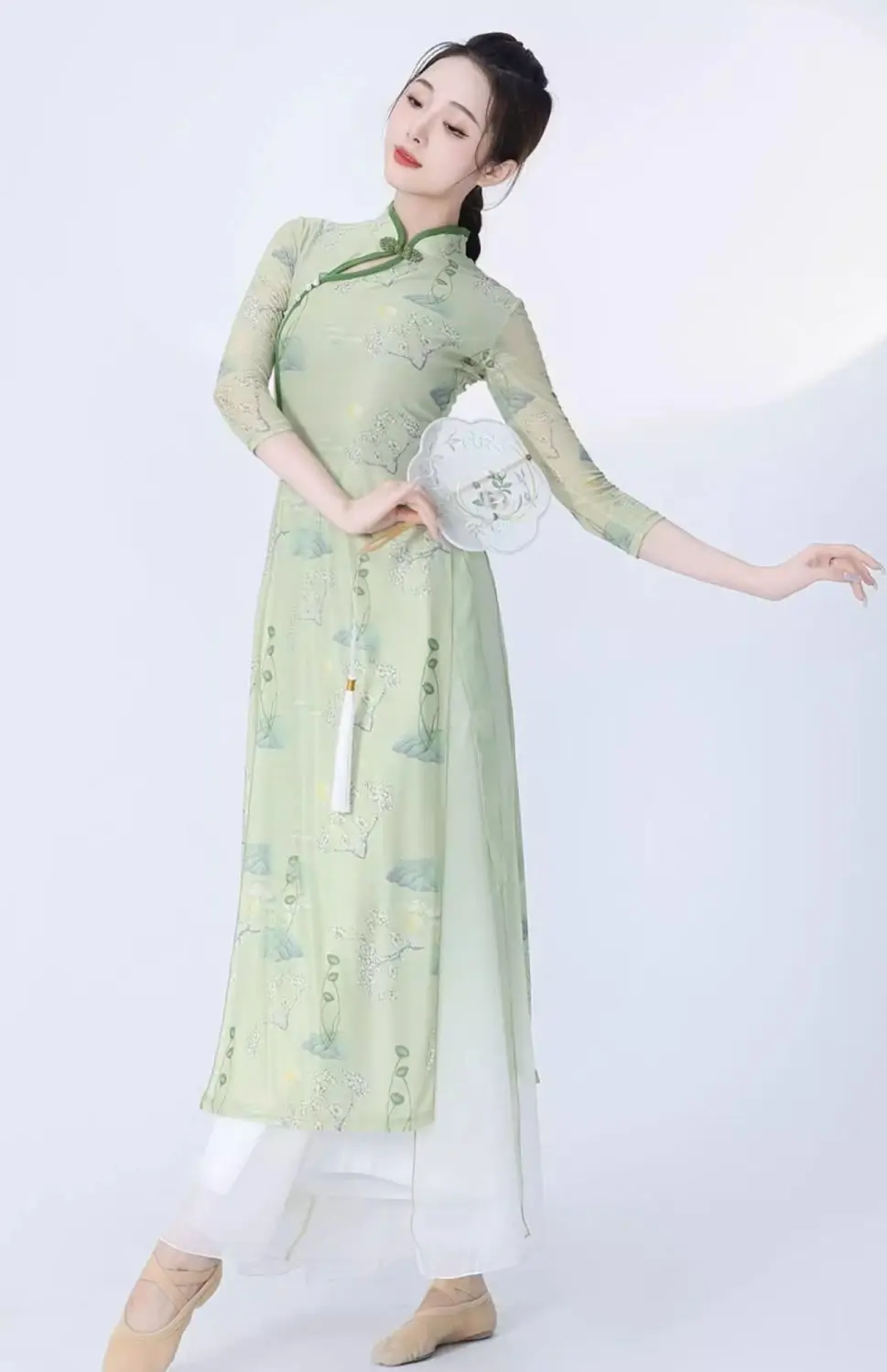 New cheongsam classical gradient color dance Chinese style body print performance costume body rhythm gauze dress
New cheongsam classical gradient color dance Chinese style body print performance costume body rhythm gauze dress
