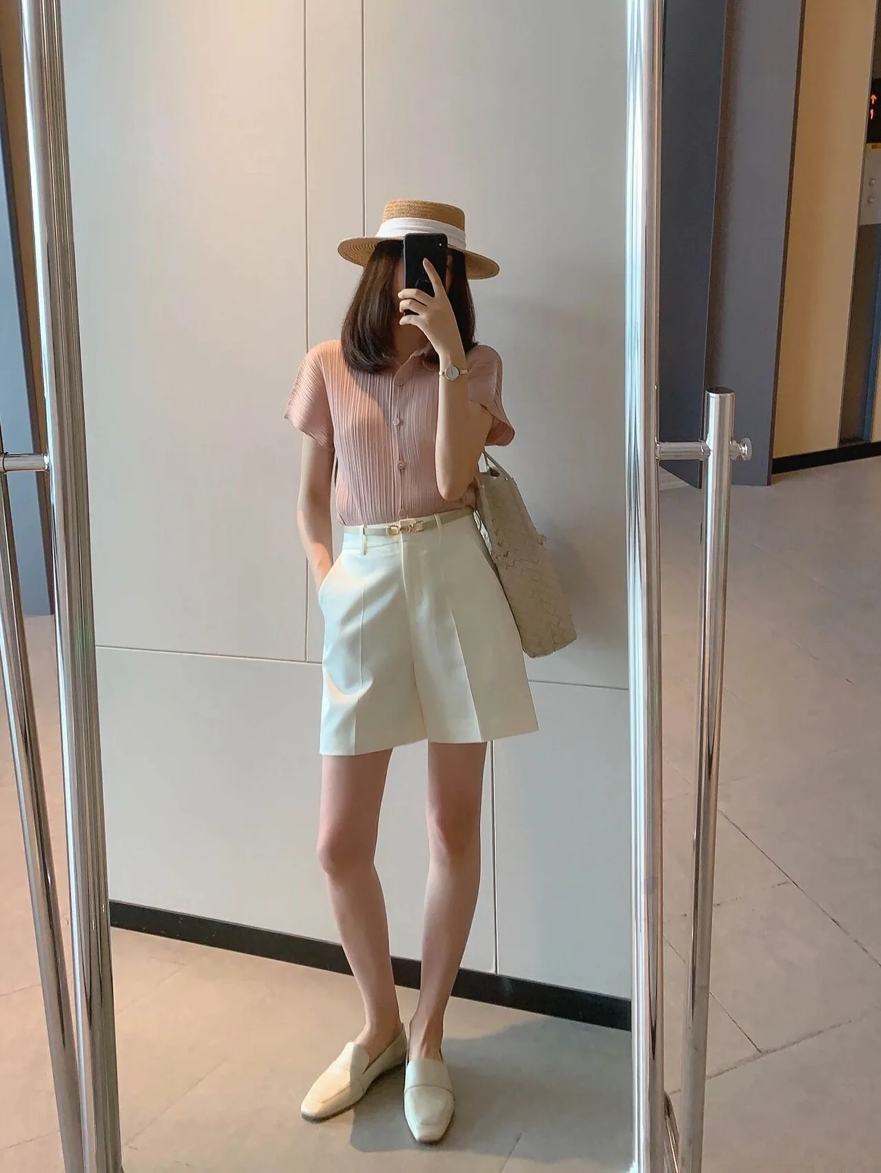 Slimming Pleated Shirt Short Sleeve Women's Design Sense Button up Straight Cut Ultra Thin Summer Fashion Ladies' Premium Blouse
Slimming Pleated Shirt Short Sleeve Women's Design Sense Button up Straight Cut Ultra Thin Summer Fashion Ladies' Premium Blouse