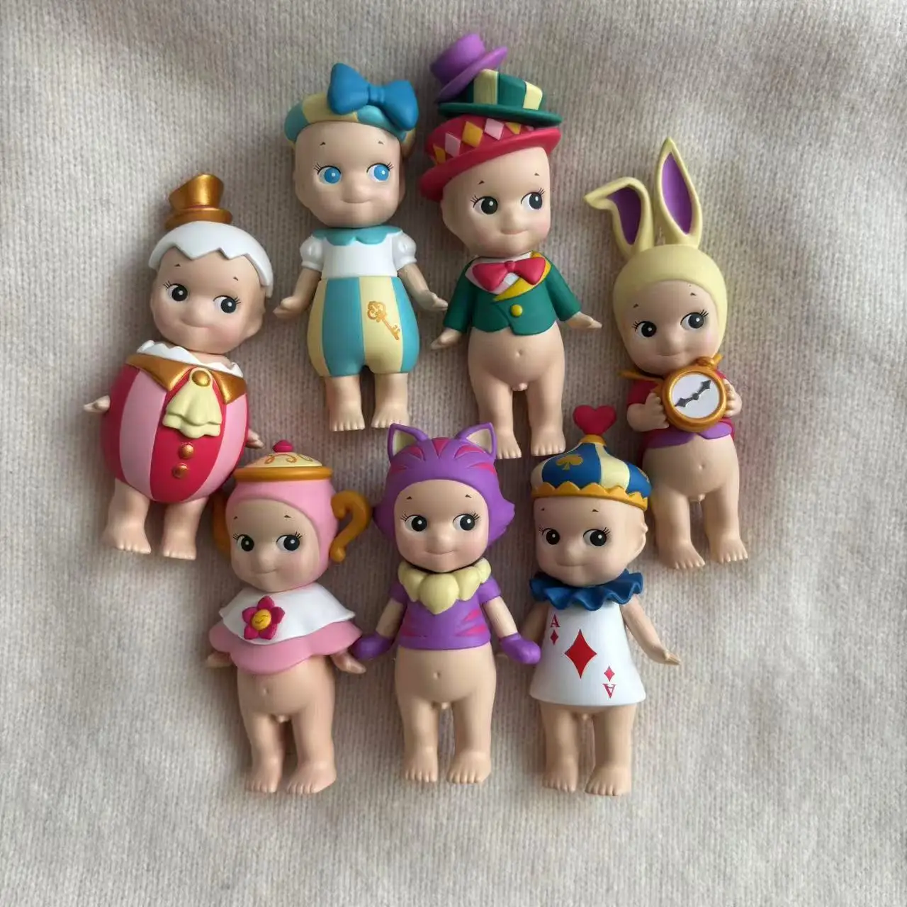 Sonny Angel Mini Figure in Wonderland Series No box No bag Blind Box Sonny Mad Hatter Rabbit Card Cheshire cat Teapot
Sonny Angel Mini Figure in Wonderland Series No box No bag Blind Box Sonny Mad Hatter Rabbit Card Cheshire cat Teapot