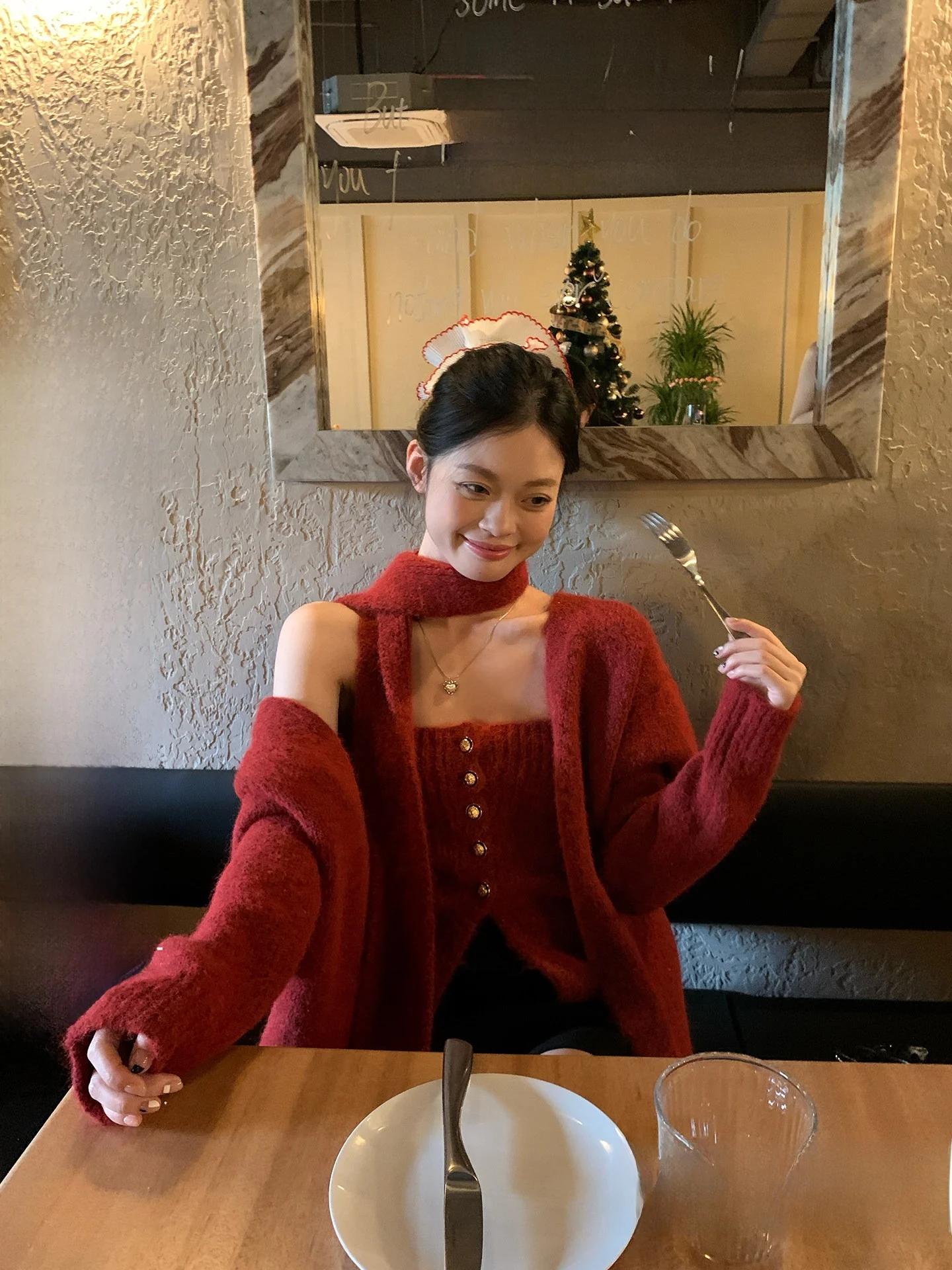 Sweet And Spicy Red Knitted Sweater Coat Tee Piece Set Women's Korean Sle Winter Loose Fit Commute Friendly Long Sve
Sweet And Spicy Red Knitted Sweater Coat Tee Piece Set Women's Korean Sle Winter Loose Fit Commute Friendly Long Sve