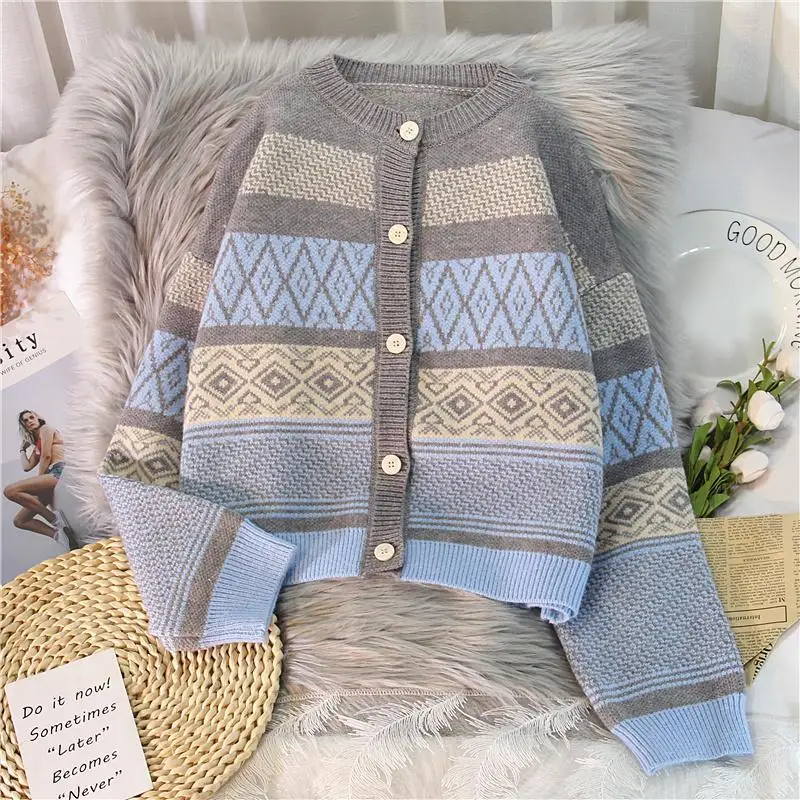 2023 Autumn and Winter Women's Small Fragrant Style Knitted Cardigan Loose Relaxed Round Neck Long Sleeve Color Matching Top
2023 Autumn and Winter Women's Small Fragrant Style Knitted Cardigan Loose Relaxed Round Neck Long Sleeve Color Matching Top