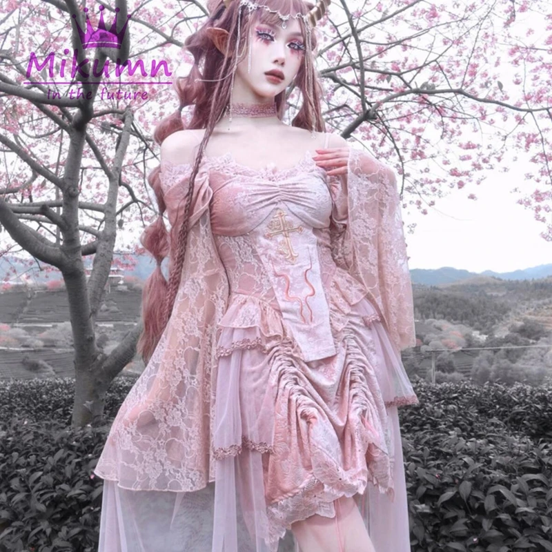 Romantic Pink Gothic Lolita Rose Cross Embroidery Velvet Lace Flare Sleeve Crop Top Blouse Shirts Mujer
Romantic Pink Gothic Lolita Rose Cross Embroidery Velvet Lace Flare Sleeve Crop Top Blouse Shirts Mujer