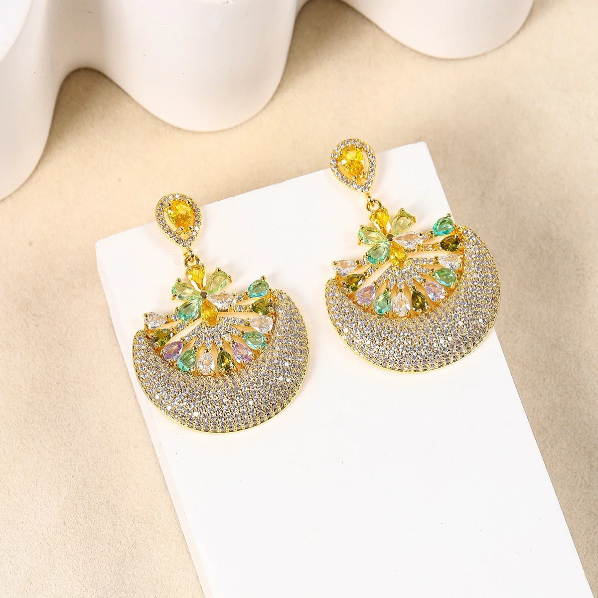Серьги-подвески из серебра 925 пробы с разноцветными драгоценными камнями, элегантные свадебные украшения для женщин, подарок на свадьбу или вечеринку
Серьги-подвески из серебра 925 пробы с разноцветными драгоценными камнями, элегантные свадебные украшения для женщин, подарок на свадьбу или вечеринку