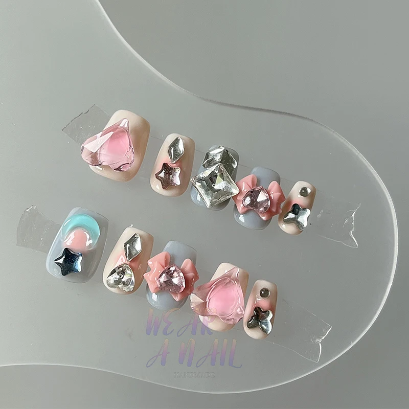 Handmade Cute Short Press on Nails Pink Color Star Moon Reusable Fake Nails Charm Design 3D Kawaii Art Artifical Nail Tips
Handmade Cute Short Press on Nails Pink Color Star Moon Reusable Fake Nails Charm Design 3D Kawaii Art Artifical Nail Tips