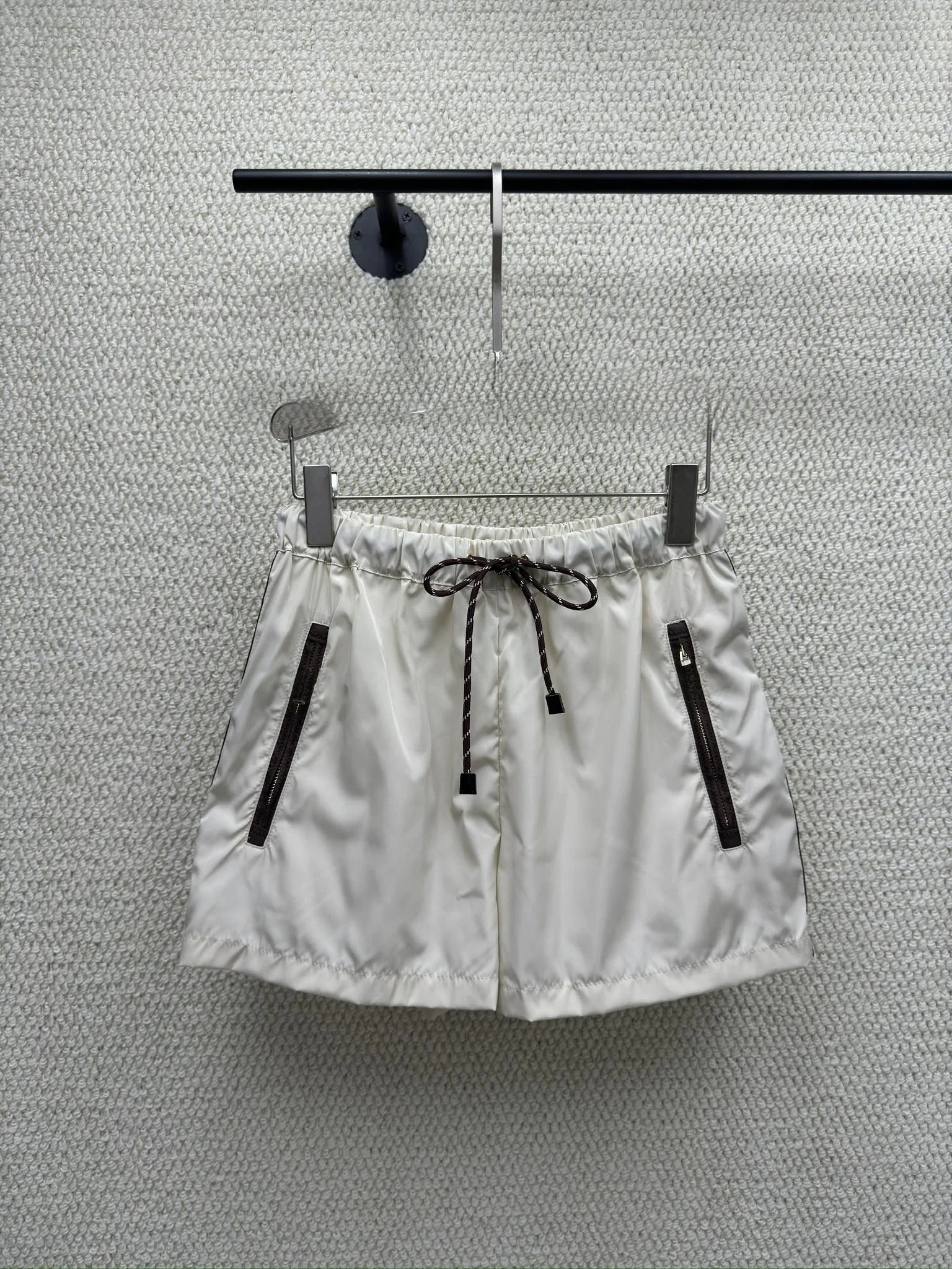 High Waist Elastic Waistband Lightweight Shorts Casual Pants Quality Polyester Fiber Women's Fashionable Versatile Slimming S...
High Waist Elastic Waistband Lightweight Shorts Casual Pants Quality Polyester Fiber Women's Fashionable Versatile Slimming S...