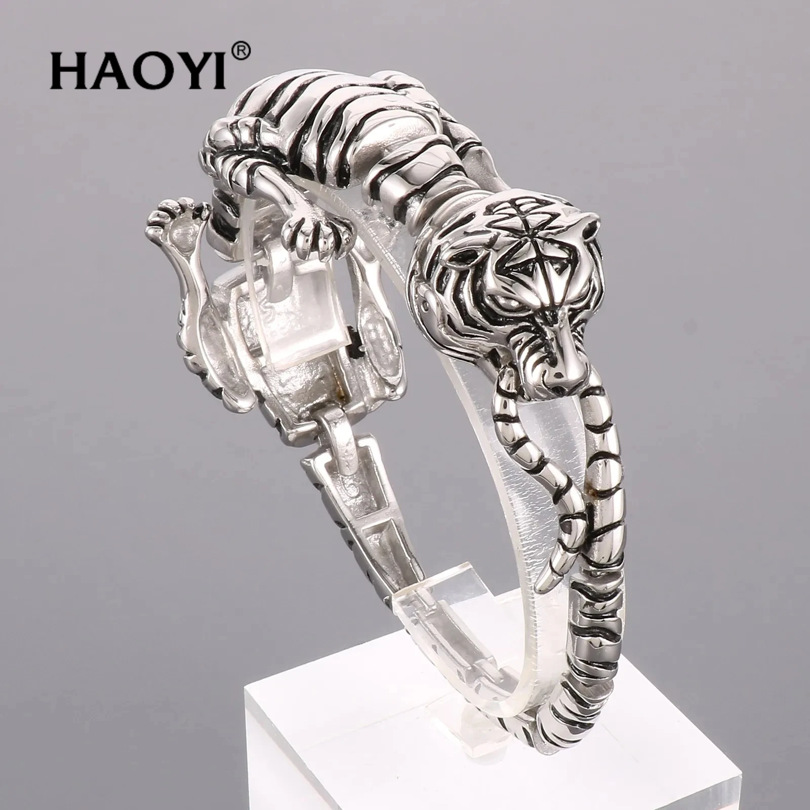 HAOYI Viking Personalized Animal Bracelet Stainless Steel Men Jewellery Tiger Leopard and Dragon Advanced Boy Domineering
HAOYI Viking Personalized Animal Bracelet Stainless Steel Men Jewellery Tiger Leopard and Dragon Advanced Boy Domineering