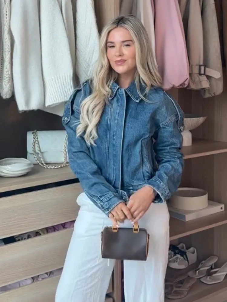HH 2026 Women New Fashion Denim Short Jacket Lapel Zipper Button Decoration Long Sleeves Female Casual Slim High Street Coat
HH 2026 Women New Fashion Denim Short Jacket Lapel Zipper Button Decoration Long Sleeves Female Casual Slim High Street Coat