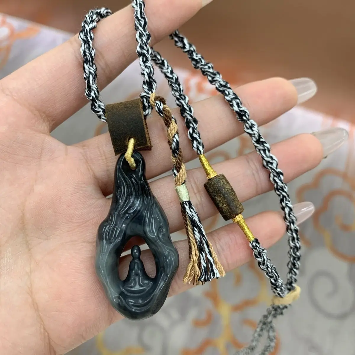 Original design Hetian jade blue and white Xiaowudao pendant, Zen jade pendant, men's and women's jade pendant
Original design Hetian jade blue and white Xiaowudao pendant, Zen jade pendant, men's and women's jade pendant