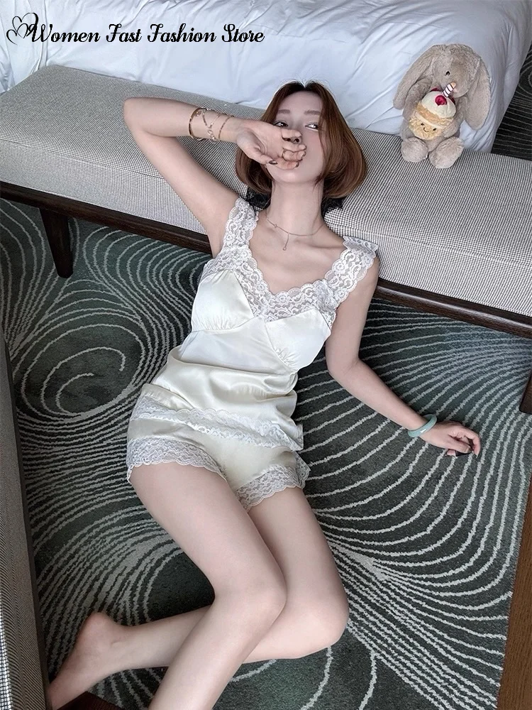 Sexy Satin Lace Splicing Shorts Set Women's Slim Sleeveless V-neck Tank Tops Straight Short Pants 2026 New Ladies Summer Outfits
Sexy Satin Lace Splicing Shorts Set Women's Slim Sleeveless V-neck Tank Tops Straight Short Pants 2026 New Ladies Summer Outfits