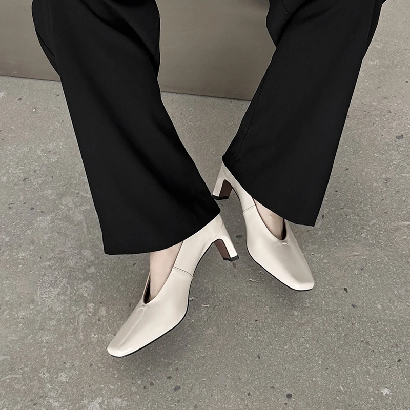 2025 new spring autumn women pumps natural leather 22-24.5cm cowhide+pigskin square toe thick heel women shoes high heels
2025 new spring autumn women pumps natural leather 22-24.5cm cowhide+pigskin square toe thick heel women shoes high heels