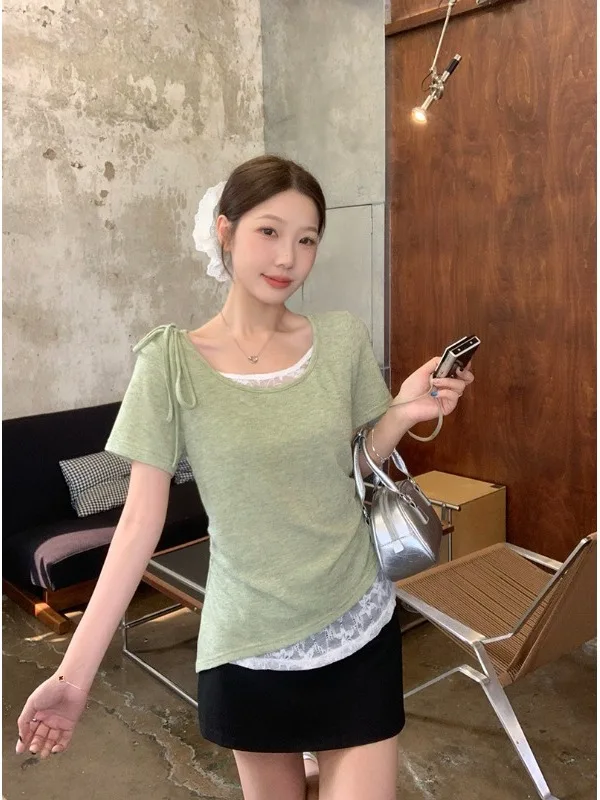 plus Size Lace Patchwork Short Sleeve T-Shirt Summer New Style Slimming Versatile Design Belted Top Women's Korean Style Commute
plus Size Lace Patchwork Short Sleeve T-Shirt Summer New Style Slimming Versatile Design Belted Top Women's Korean Style Commute