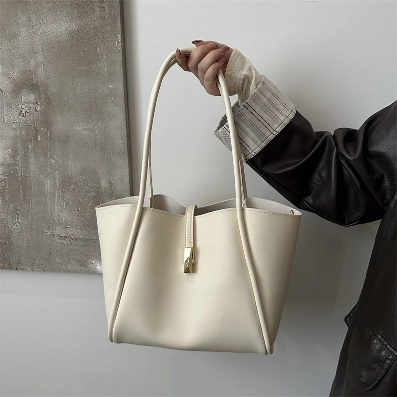 Stylish Letter Logo Vintage Clutch Bag Mini Casual For Women Leisure With Fashionable Best Superstar Show
Stylish Letter Logo Vintage Clutch Bag Mini Casual For Women Leisure With Fashionable Best Superstar Show