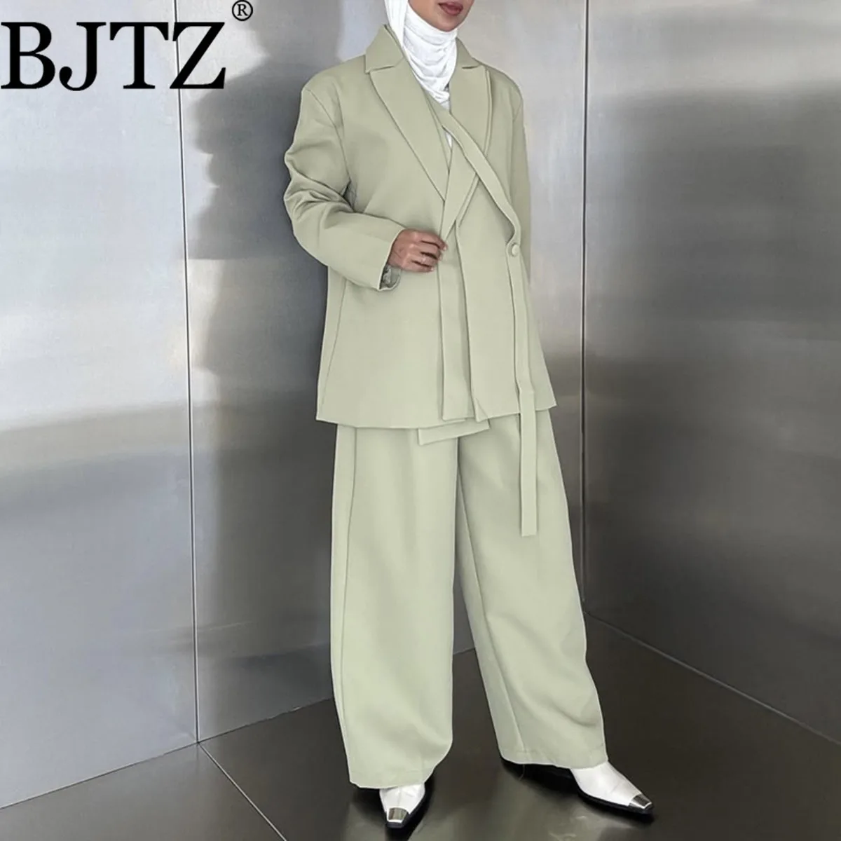 BJTZ Fashion Two Piece Sets For Woman Loose Small Niche Double Collar Strap Design Suit Wide Leg Casual Straight Leg Pants
BJTZ Fashion Two Piece Sets For Woman Loose Small Niche Double Collar Strap Design Suit Wide Leg Casual Straight Leg Pants