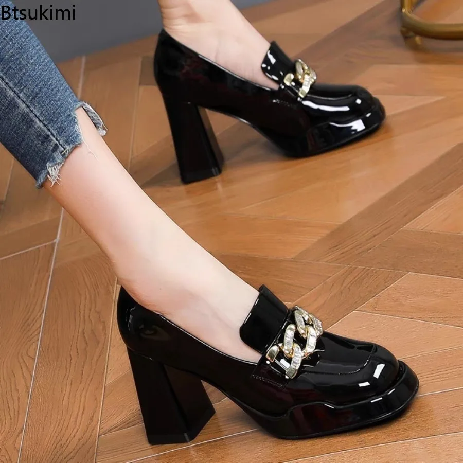 New 2025 Summer Fashion Women's Leather Pumps Round Toe Elegant Dress Thick Heels Shoes for Women Metal Buckle Ladies High Heels
New 2025 Summer Fashion Women's Leather Pumps Round Toe Elegant Dress Thick Heels Shoes for Women Metal Buckle Ladies High Heels