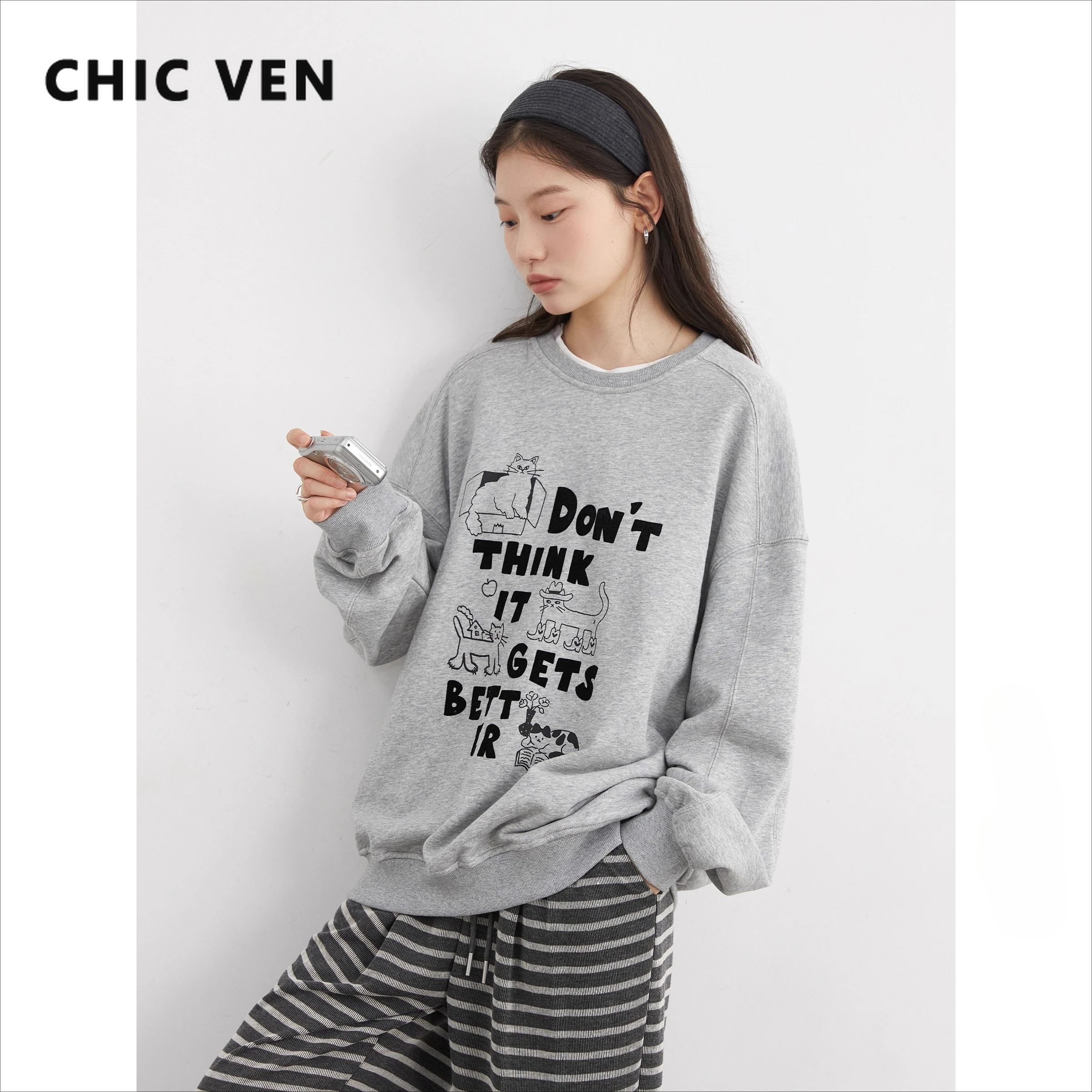 Женские пуловеры CHIC VEN, свободные повседневные пуловеры с длинными рукавами и круглым вырезом, женский топ с плюшевым принтом, осень-зима 2025
Женские пуловеры CHIC VEN, свободные повседневные пуловеры с длинными рукавами и круглым вырезом, женский топ с плюшевым принтом, осень-зима 2025