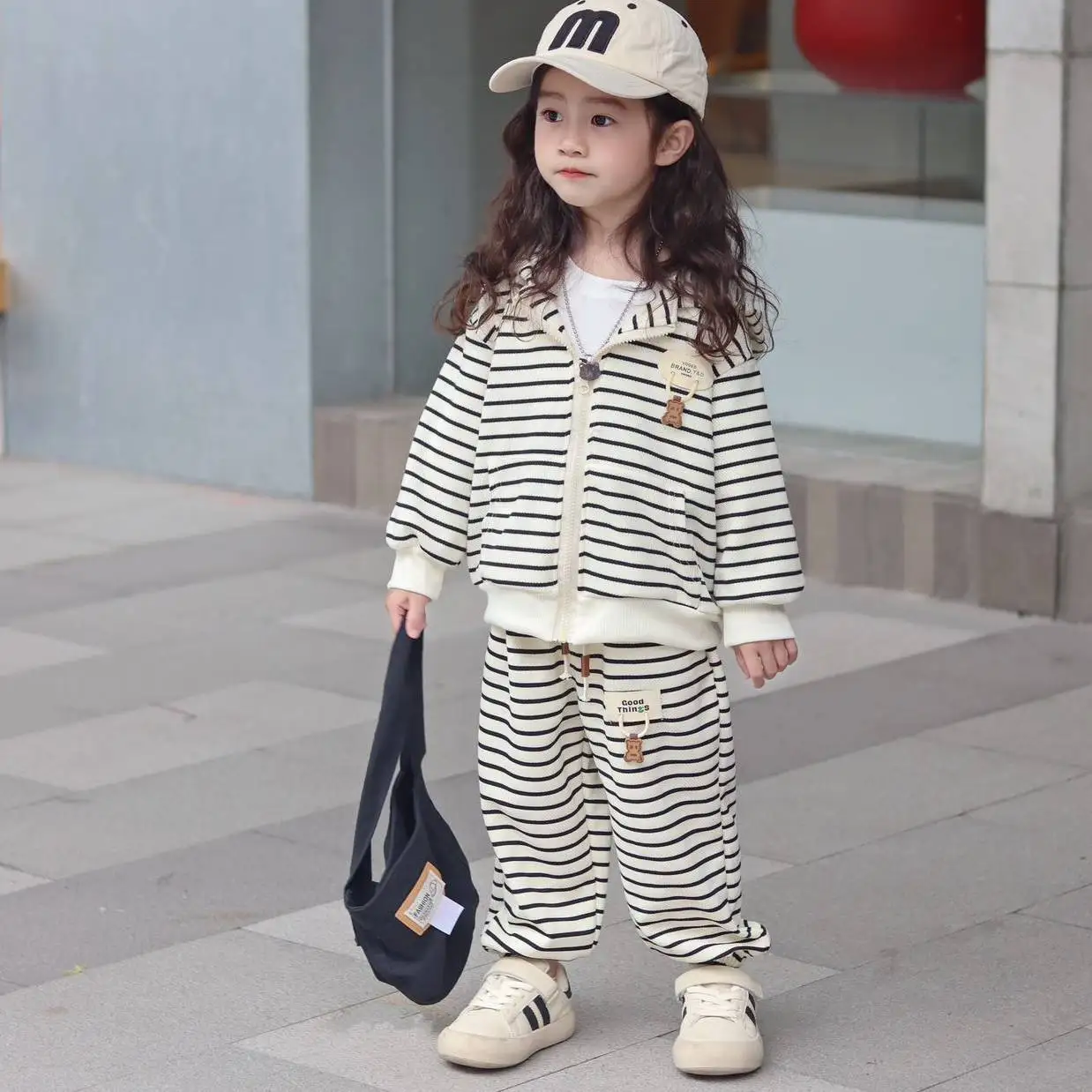 Fashion Korean Style Children's Top And Bottom Clothes Set Autumn Girls Striped 2PCS Sets Casual Outerwear Suit For Boy Clothing
Fashion Korean Style Children's Top And Bottom Clothes Set Autumn Girls Striped 2PCS Sets Casual Outerwear Suit For Boy Clothing