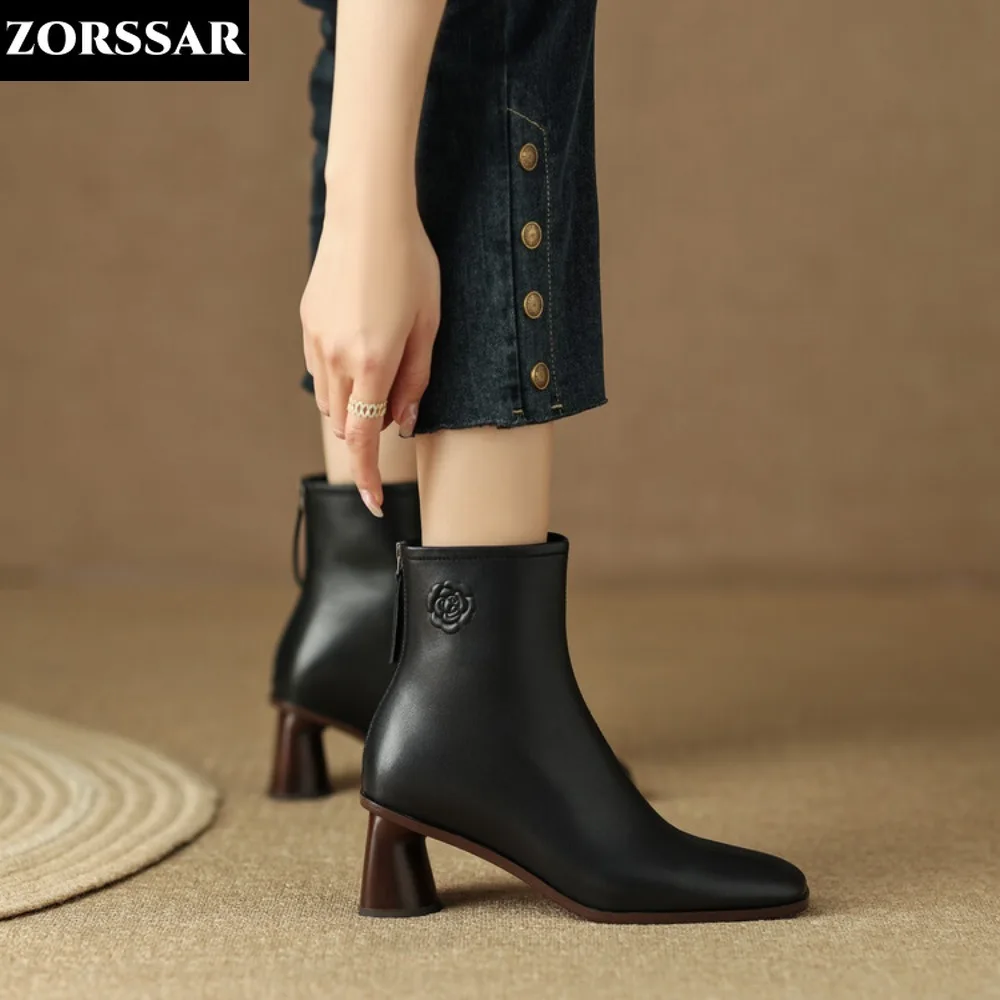 2024 New Women Genuine Leather Ankle Boots Nightclub Shoes Chunky Heels Short Boots Winter Fashion Office Lady Big Size 34-42
2024 New Women Genuine Leather Ankle Boots Nightclub Shoes Chunky Heels Short Boots Winter Fashion Office Lady Big Size 34-42