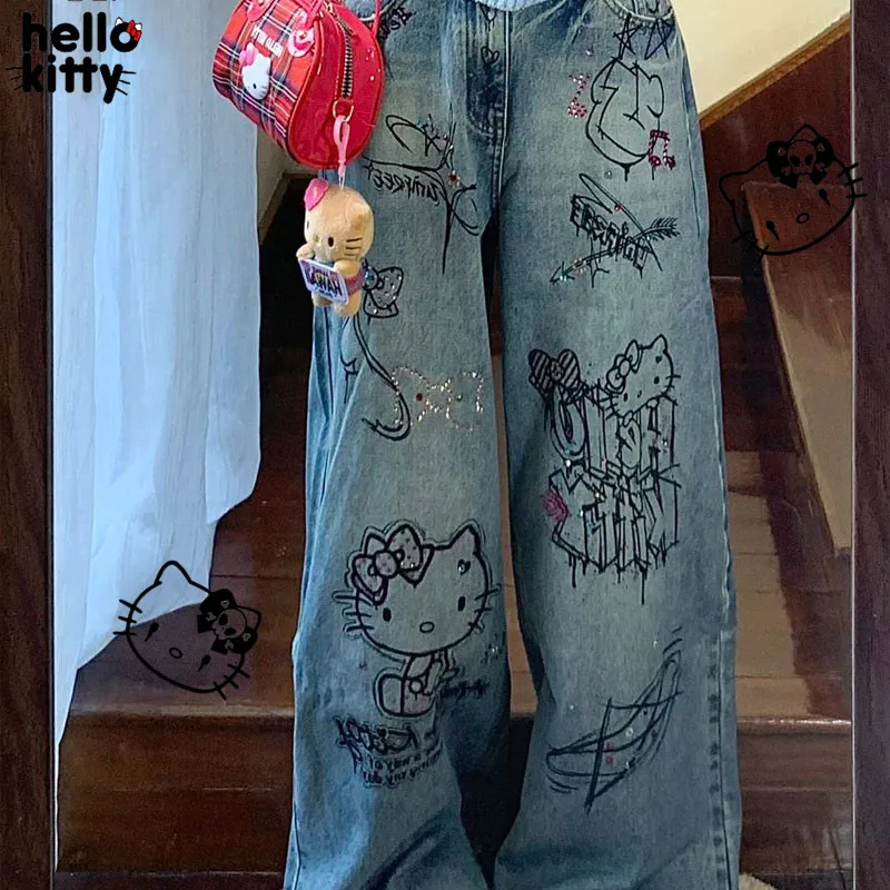 Винтажные женские джинсы Hello Kitty в американском стиле, прямые свободные дизайнерские брюки с широкими штанинами и граффити, модные Студенческие Брюки
Винтажные женские джинсы Hello Kitty в американском стиле, прямые свободные дизайнерские брюки с широкими штанинами и граффити, модные Студенческие Брюки