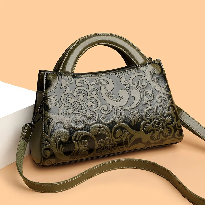 Leather Handbag Women's Large Capacity Slant Crossbody Bag Fashionable 3D Embossed Cowhide Soft Handle Shoulder Bag
Leather Handbag Women's Large Capacity Slant Crossbody Bag Fashionable 3D Embossed Cowhide Soft Handle Shoulder Bag