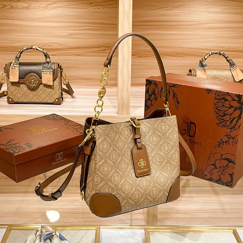 New High Quality Designer Bag Vintage Classic Women's Bag Leather Luxury Handbag Casual Handmade Shoulder Bag
New High Quality Designer Bag Vintage Classic Women's Bag Leather Luxury Handbag Casual Handmade Shoulder Bag