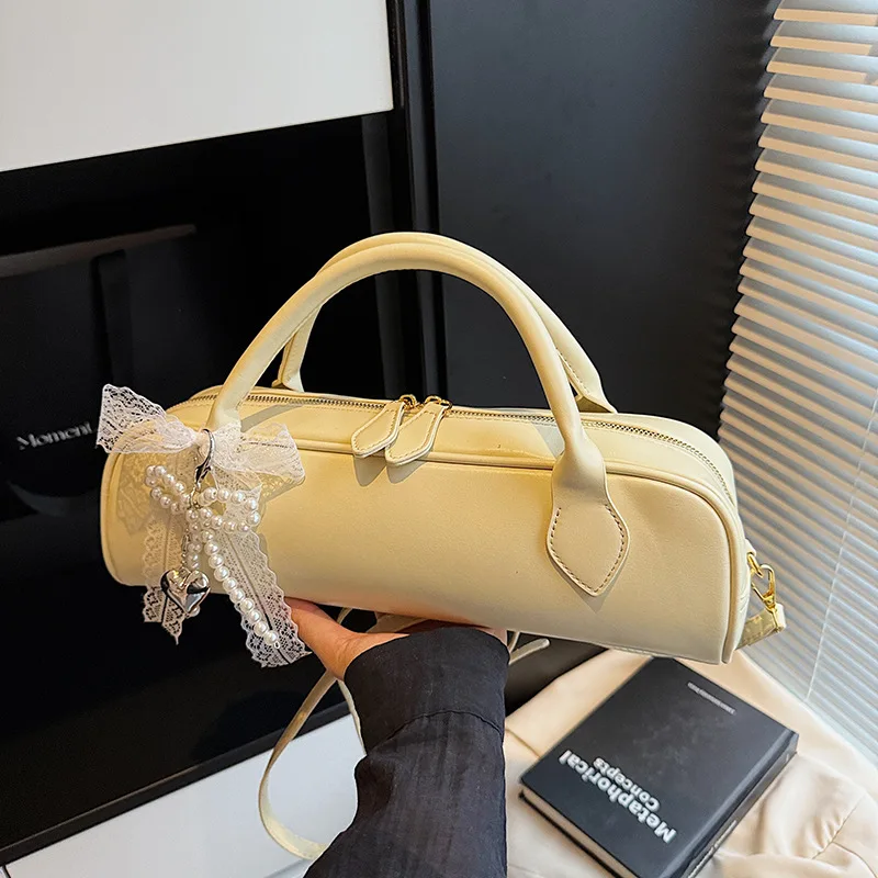 2025 Summer Women's Underarm Tote Bag Large Capacity Boston Pillow Hobo Shoulder Bag with Charms Fashion Crossbody Purse
2025 Summer Women's Underarm Tote Bag Large Capacity Boston Pillow Hobo Shoulder Bag with Charms Fashion Crossbody Purse