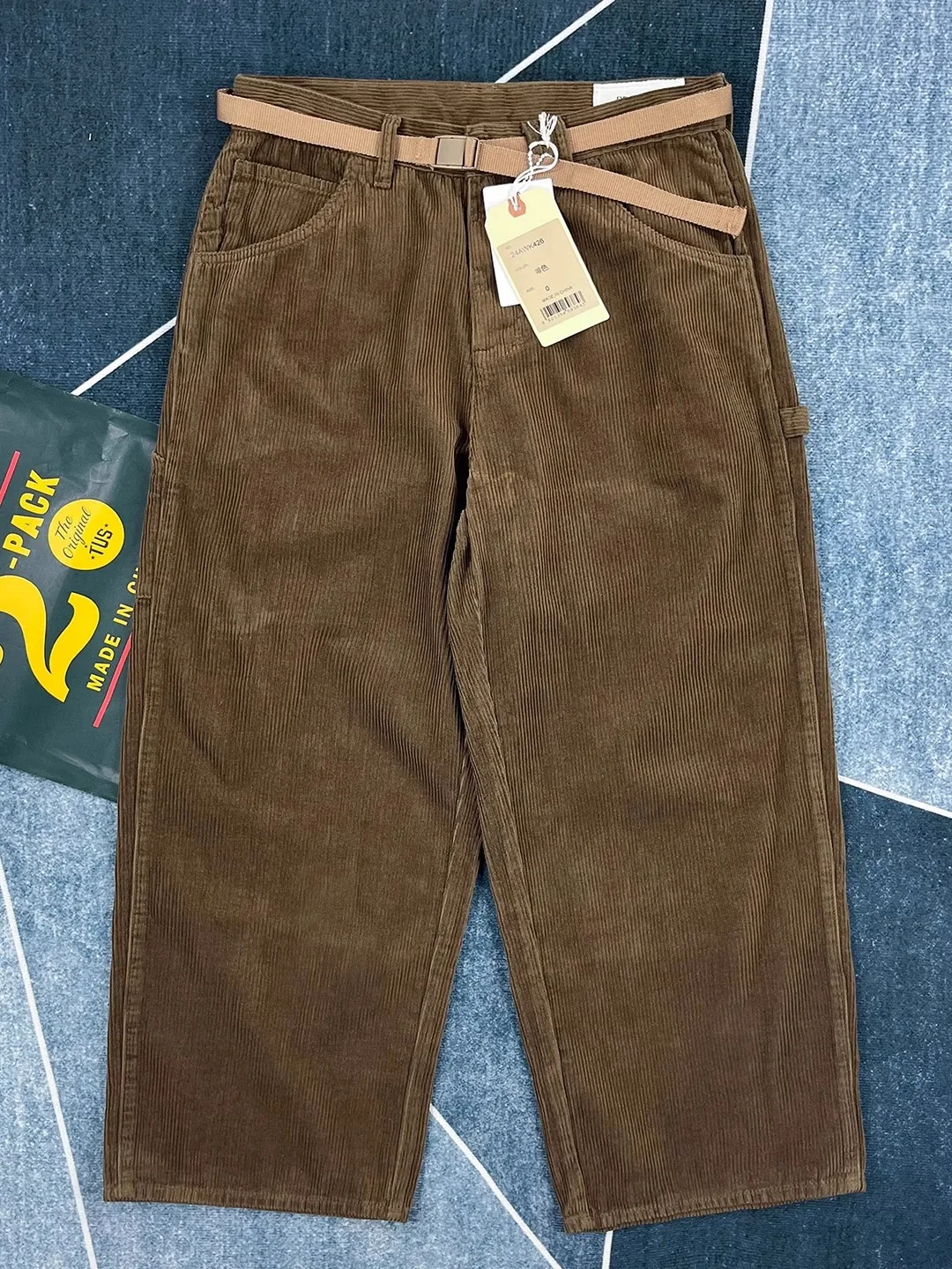 Мужские широкие брюки из чистого хлопкового вельвета, свободные прямые повседневные длинные брюки, осенне-зимняя американская повседневная одежда, рабочая одежда
Мужские широкие брюки из чистого хлопкового вельвета, свободные прямые повседневные длинные брюки, осенне-зимняя американская повседневная одежда, рабочая одежда