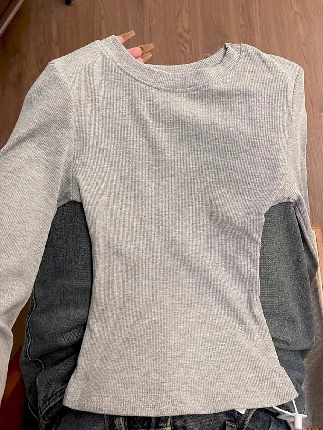 Женский повседневный топ Slim Fit с круглым вырезом и длинным рукавом, базовая модель, весна-лето, модный дизайн, большие размеры, для ношения под одеждой
Женский повседневный топ Slim Fit с круглым вырезом и длинным рукавом, базовая модель, весна-лето, модный дизайн, большие размеры, для ношения под одеждой
