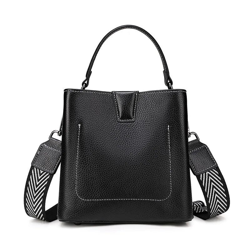 Nylon Tote Shopper Bag for Women Shopper Bag Black Color White Letter Classic Waterproof Women Bolsa Middle Size
Nylon Tote Shopper Bag for Women Shopper Bag Black Color White Letter Classic Waterproof Women Bolsa Middle Size