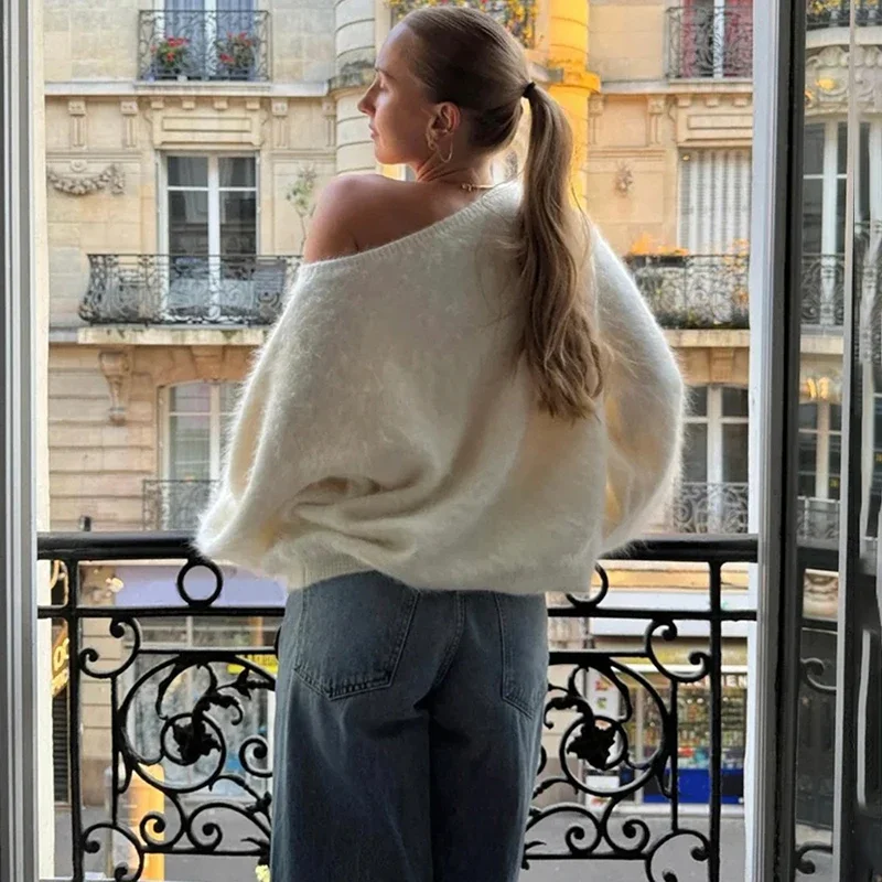 Новый повседневный модный женский свитер 2026 года: свободный пуловер с длинными рукавами, вязаный топ из норковой пряжи, свитер с открытыми плечами
Новый повседневный модный женский свитер 2026 года: свободный пуловер с длинными рукавами, вязаный топ из норковой пряжи, свитер с открытыми плечами