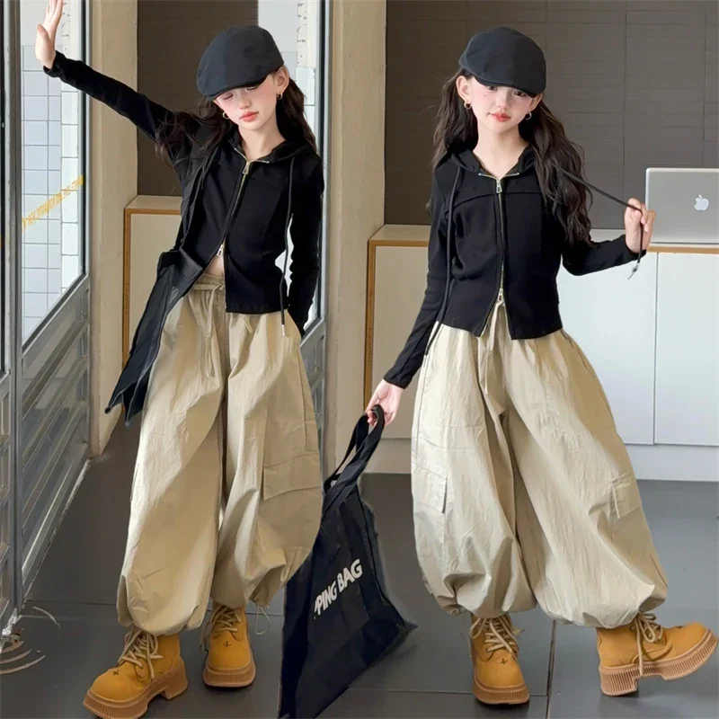 7-15 Years Old2025 Spring And Autumn Hooded Top Overalls Suit Temperament Versatile High Quality Fashion Street Style
7-15 Years Old2025 Spring And Autumn Hooded Top Overalls Suit Temperament Versatile High Quality Fashion Street Style
