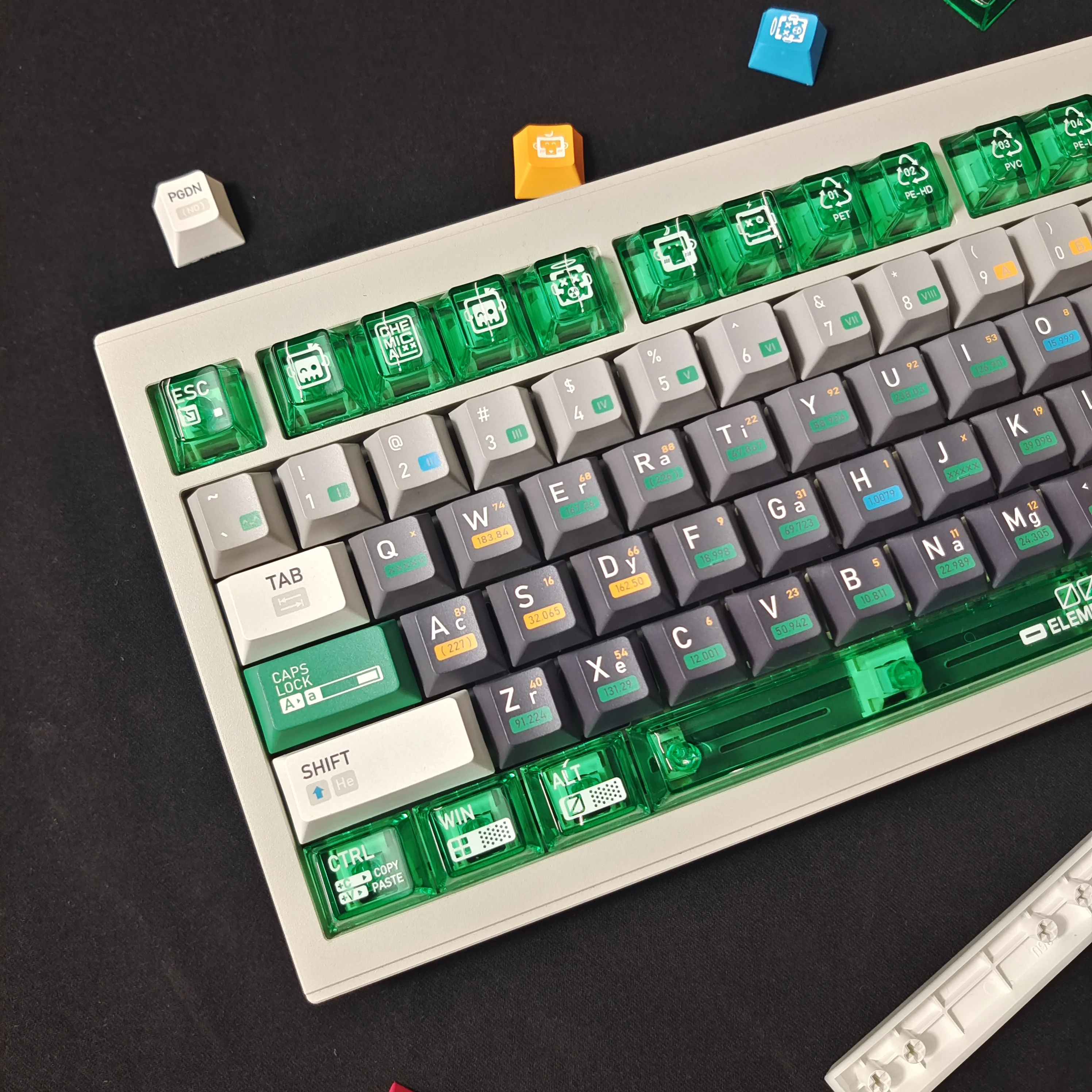 Mechanical keyboard keycap PC green transparent supplement original height thickened PBT thermal sublimation
Mechanical keyboard keycap PC green transparent supplement original height thickened PBT thermal sublimation