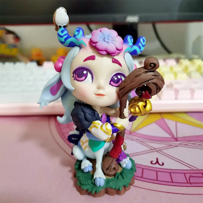 Lol Soul Lotus Lillia Аниме Фигурка Лига Легенд Подлинная игра периферия Малый размер кавайная скульптура модель игрушки подарки
Lol Soul Lotus Lillia Аниме Фигурка Лига Легенд Подлинная игра периферия Малый размер кавайная скульптура модель игрушки подарки