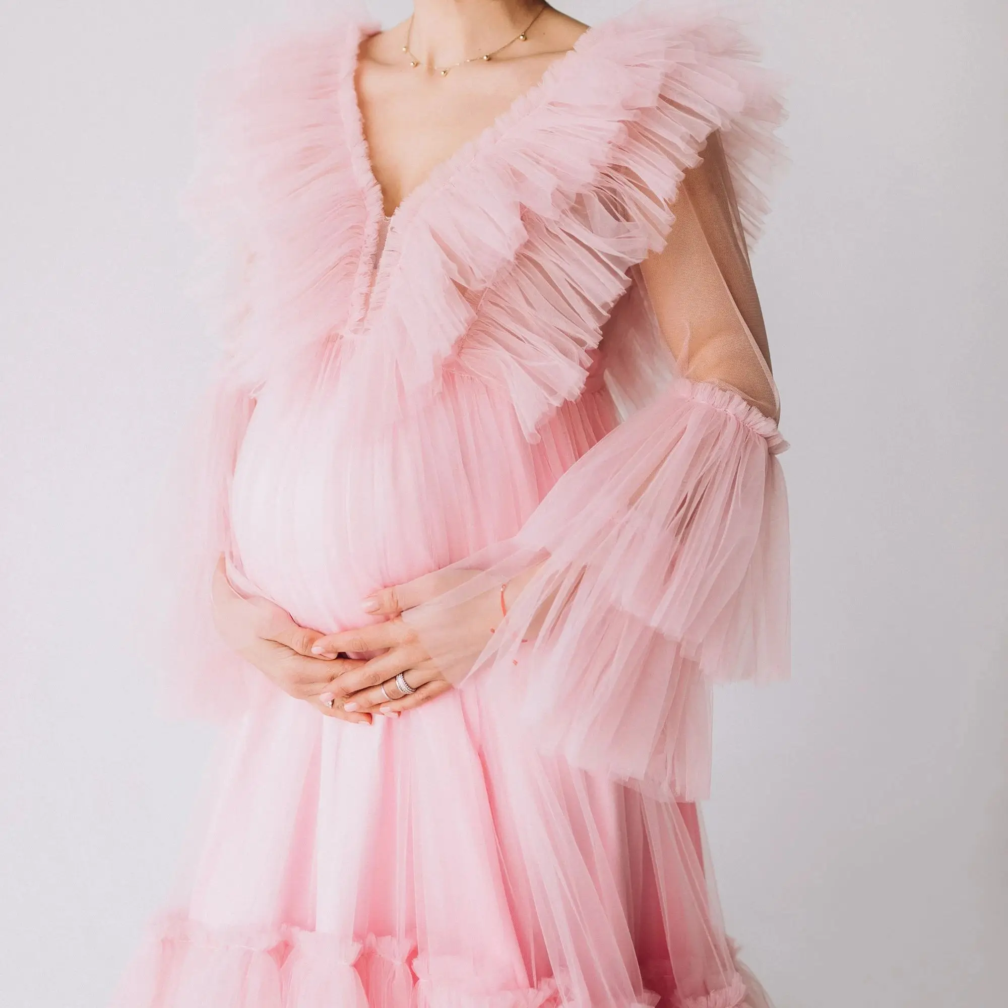 Ruffles Evening Dresses V Neck Long Sleeves Lace-Up Back Photoshoot Baby Shower Prom Gowns Custom Made Tulle Pregnant Photo Robe
Ruffles Evening Dresses V Neck Long Sleeves Lace-Up Back Photoshoot Baby Shower Prom Gowns Custom Made Tulle Pregnant Photo Robe