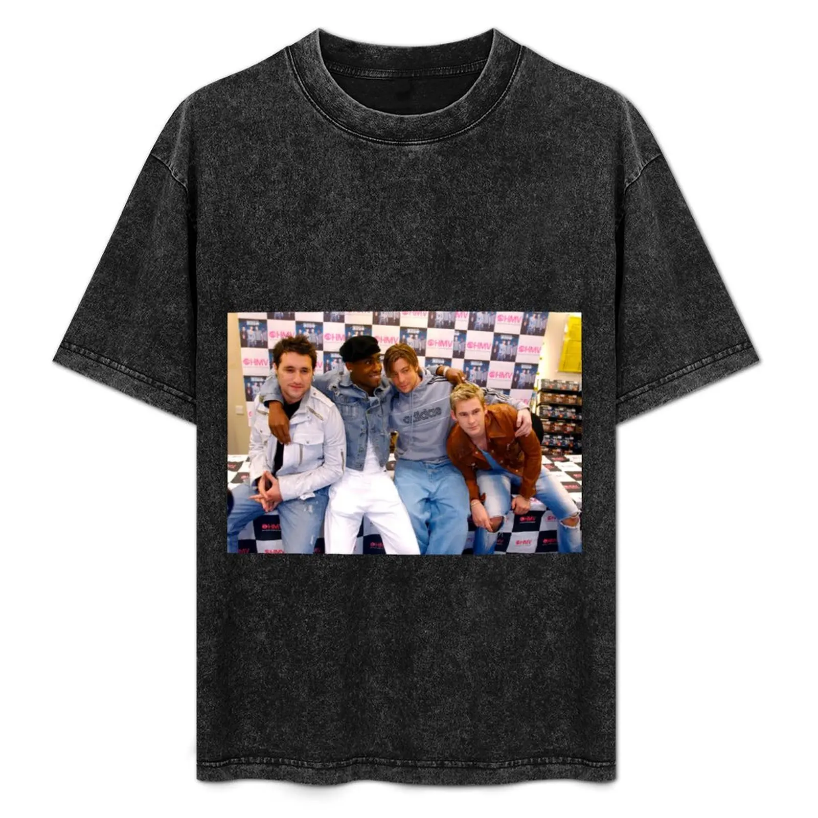 Blue English Pop Band Boy Group T-Shirt Simple Trendy Casual T-Shirt
Blue English Pop Band Boy Group T-Shirt Simple Trendy Casual T-Shirt