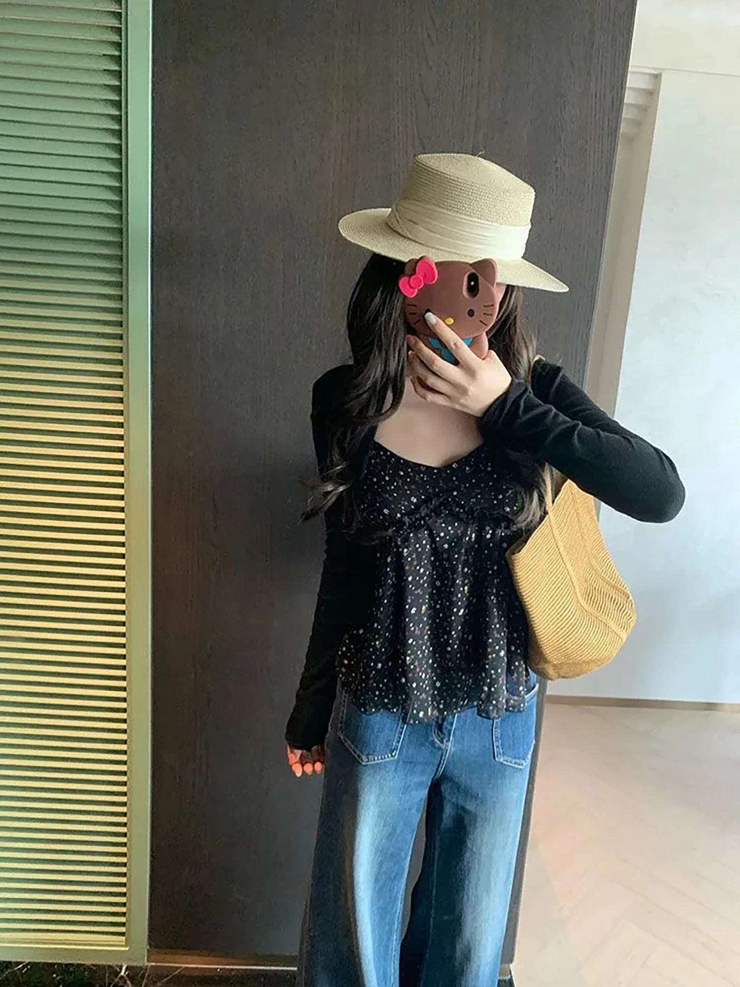 Summer 2026 Black Knitted Open Cardigan Floral Camisole Set Elegant Style Date Night Casual Wear High Waist Slim Fit V-Neckline
Summer 2026 Black Knitted Open Cardigan Floral Camisole Set Elegant Style Date Night Casual Wear High Waist Slim Fit V-Neckline