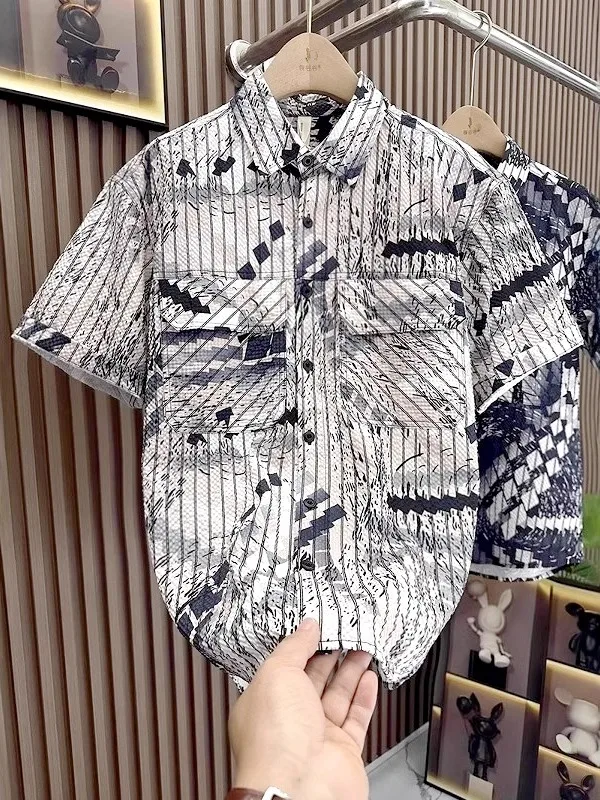 Summer New Men's Shirt Short Sleeve Print Bubble Sleeve Casual Top Hong Kong Style Retro Design Breathable Standard Fit
Summer New Men's Shirt Short Sleeve Print Bubble Sleeve Casual Top Hong Kong Style Retro Design Breathable Standard Fit