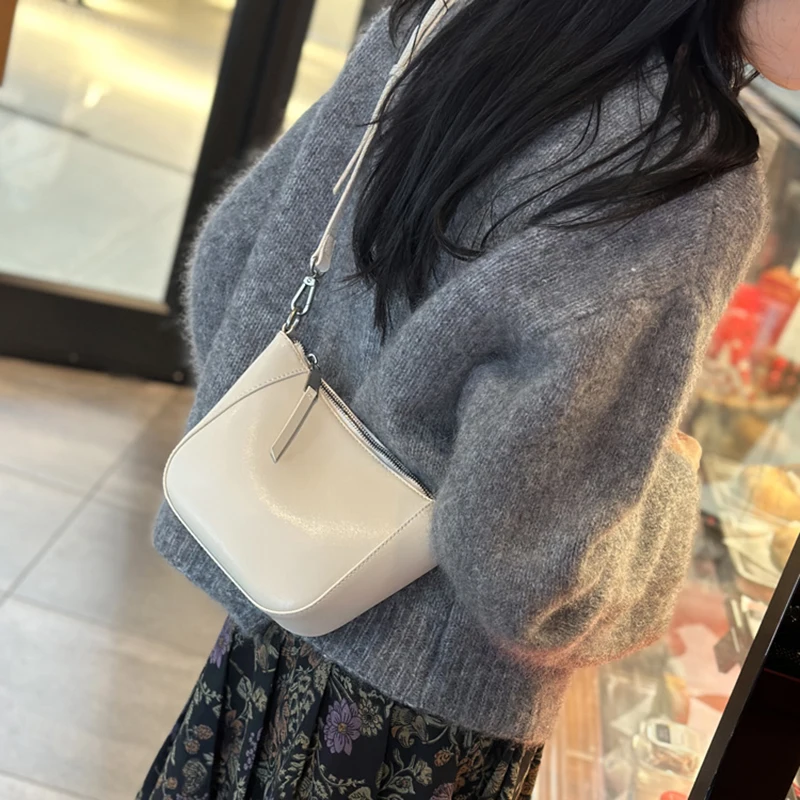 Women's Cow Real Leather Crossbody Bag Ladies Trendy Retro Square Phone Purse Designer Luxury Cowhide Bags Female Shoulder Bags
Women's Cow Real Leather Crossbody Bag Ladies Trendy Retro Square Phone Purse Designer Luxury Cowhide Bags Female Shoulder Bags