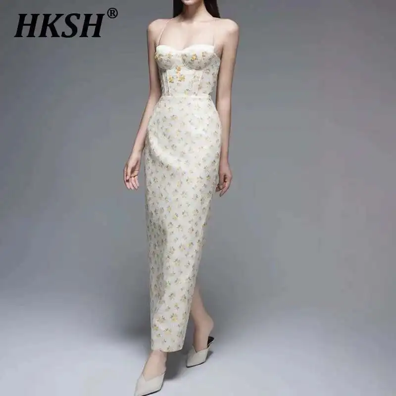 HKSH Vietnamese Niche Camisole Embroider Dress Gentle Spring Summer New Fairy Women Tide Elegant French Sweet Long Skirt HK4132
HKSH Vietnamese Niche Camisole Embroider Dress Gentle Spring Summer New Fairy Women Tide Elegant French Sweet Long Skirt HK4132