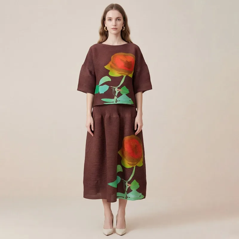 Комплект плиссированной юбки Miyake 2026 Новая футболка с короткими рукавами с принтом Узкий топ с одним вырезом Эластичный эластичный пояс Полуюбка из 2 предметов
Комплект плиссированной юбки Miyake 2026 Новая футболка с короткими рукавами с принтом Узкий топ с одним вырезом Эластичный эластичный пояс Полуюбка из 2 предметов